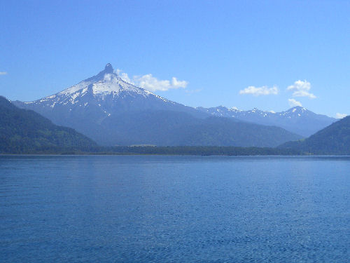 Blick auf den Puntiagudo vom Lago Todos los Santos