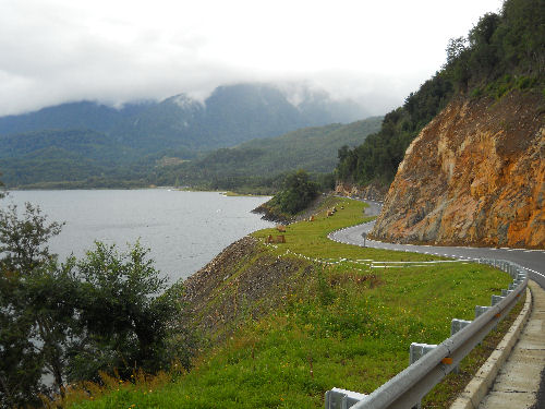 Neue Straße am Lago Panguipulli